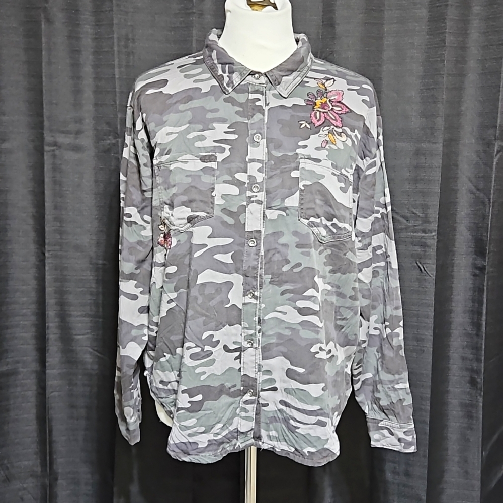 Floral embroidered camouflage button up top